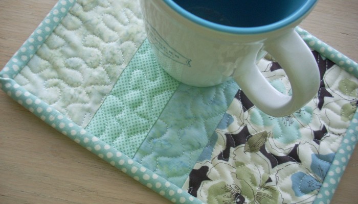 iced blue mug rug